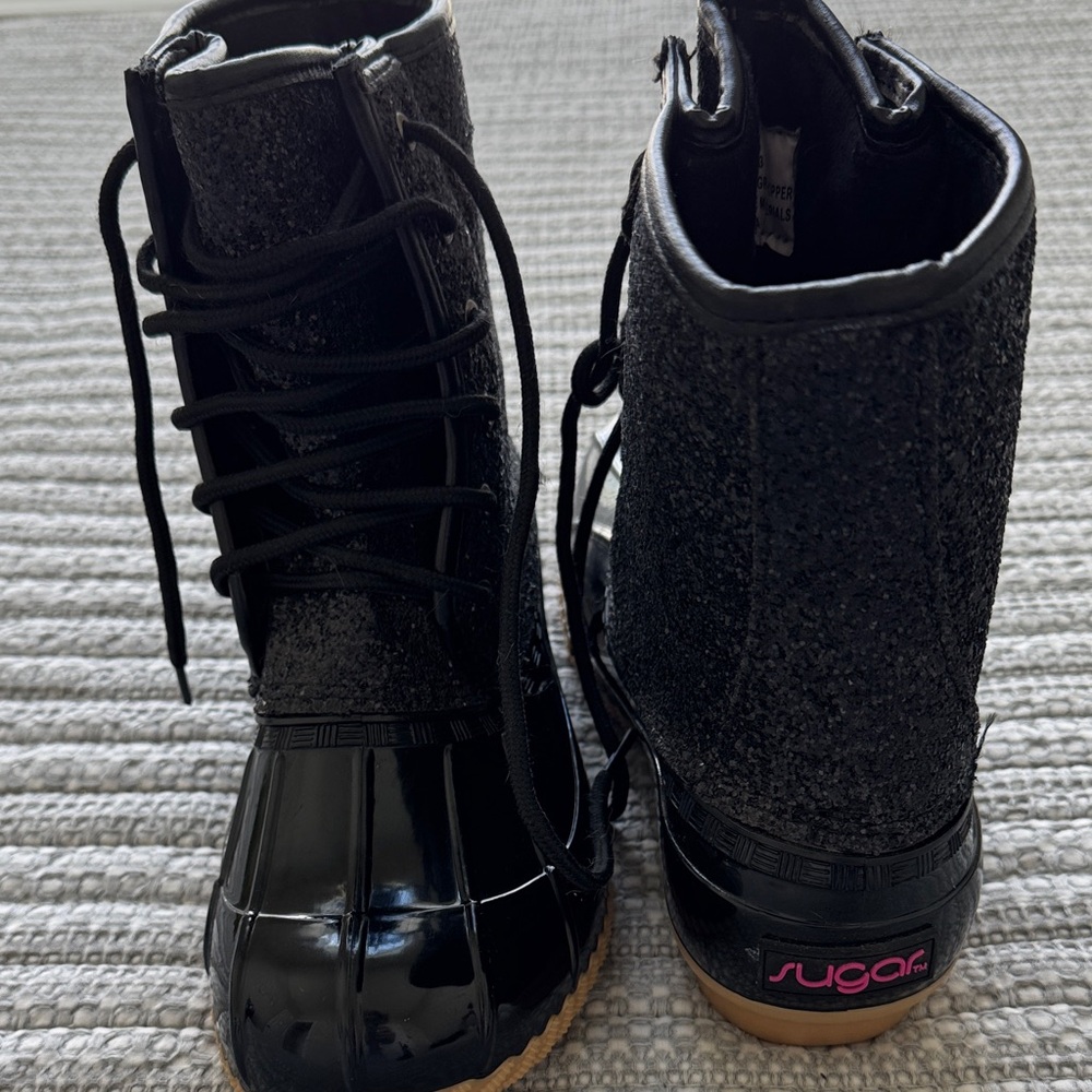 Sugar Women's Black Glitter Lace-Up Winter Boots